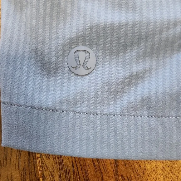 Lululemon Dance Studio High Rise Short 3.5" Oasis Blue Sz 8 - Picture 3 of 7